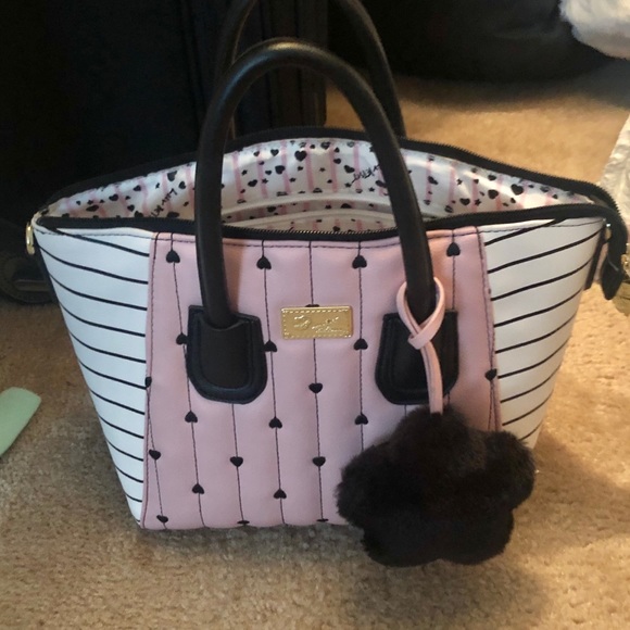 Betsey Johnson Handbags - Betsey Johnson Handbag🌸